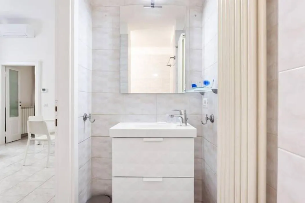 Isola And Zara Comfortable Apartment Milan