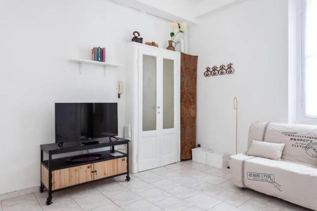 Isola And Zara Comfortable Apartment Milan