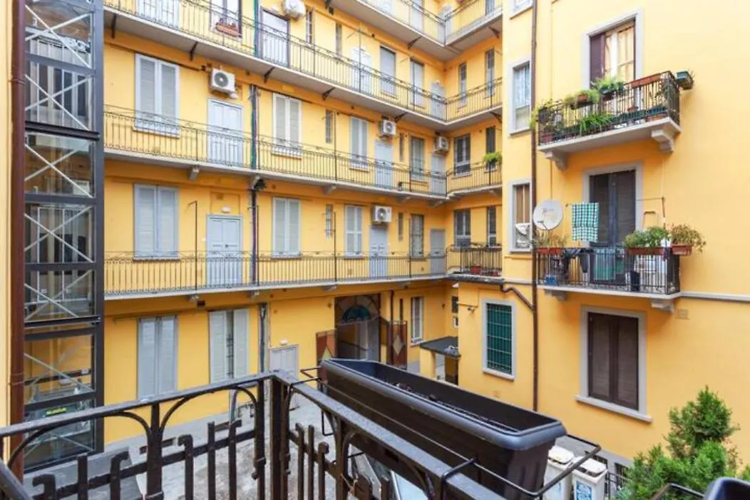Isola And Zara Comfortable Apartment Milan