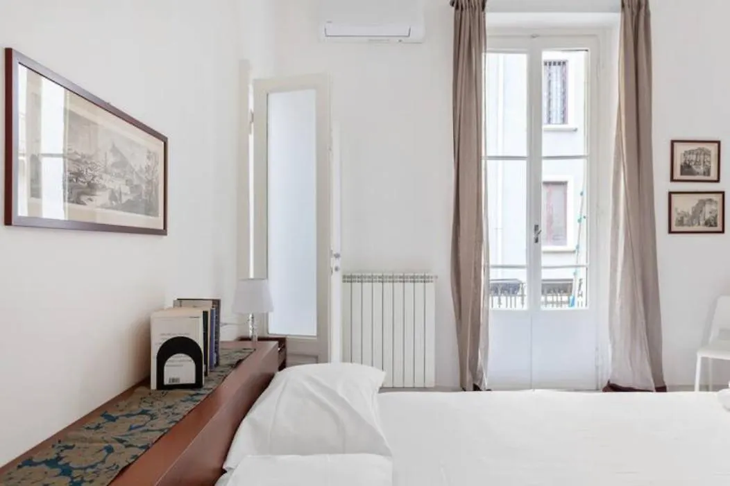 Isola And Zara Comfortable Apartment Milánó