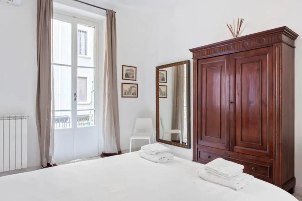 Isola And Zara Comfortable Apartment Milánó
